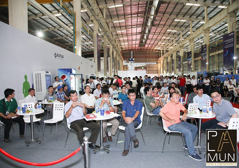 tham dự sự kiện