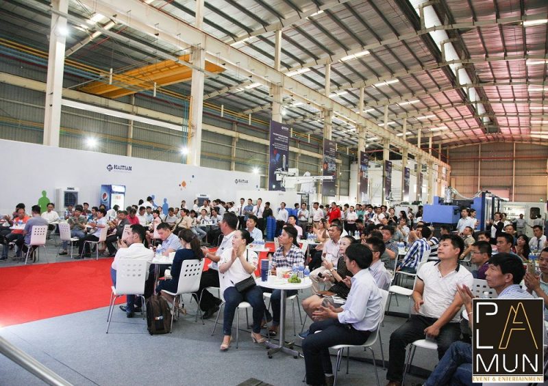 tham dự sự kiện