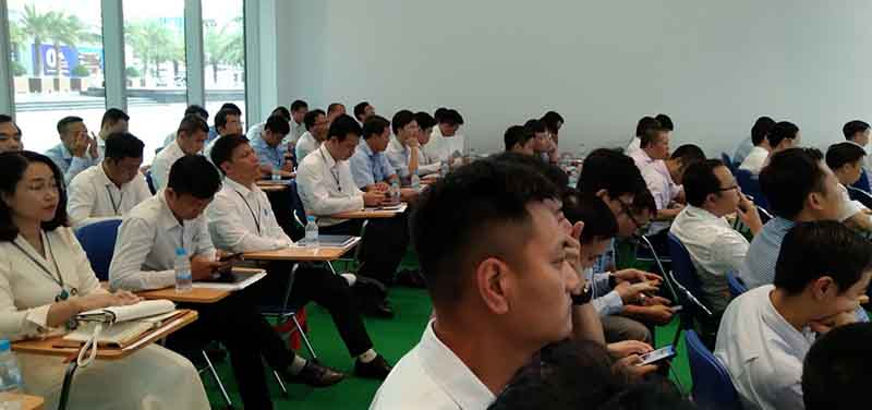 tham dự sự kiện