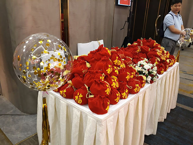 tổ chức year end party