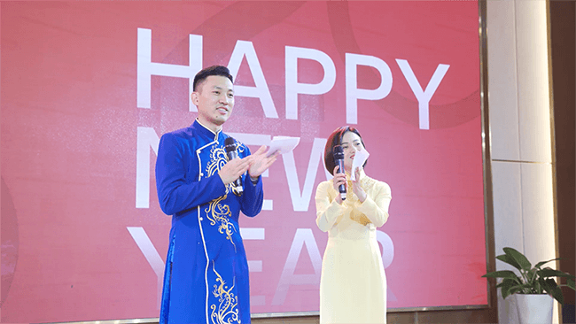 tổ chức year end party