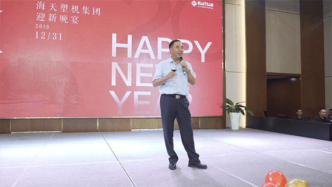 tổ chức year end party