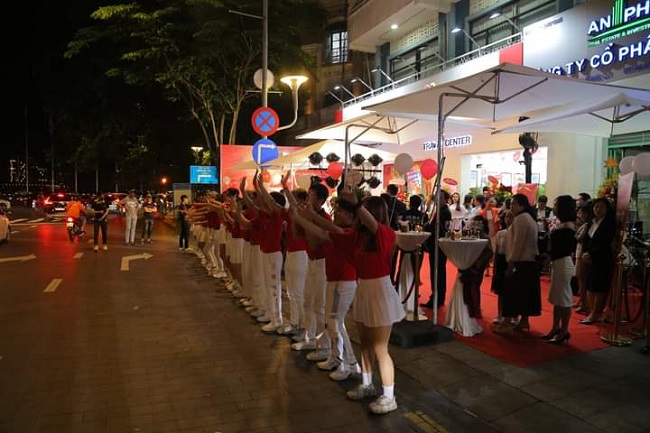 tổ chức sự kiện chuyên nghiệp