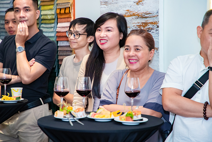 khai trương showroom Mant