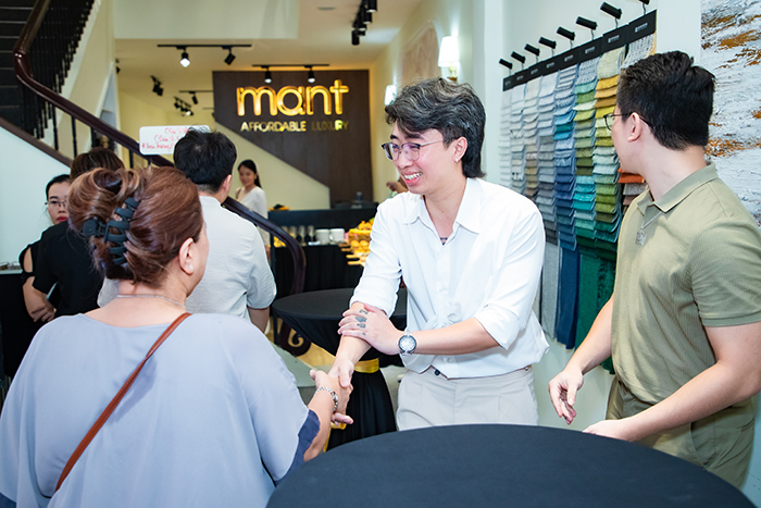 khai trương showroom Mant
