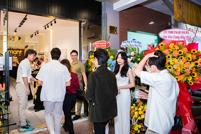 khai trương showroom Mant