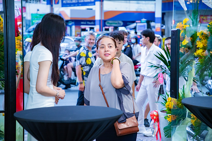 khai trương showroom Mant