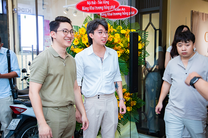 khai trương showroom Mant