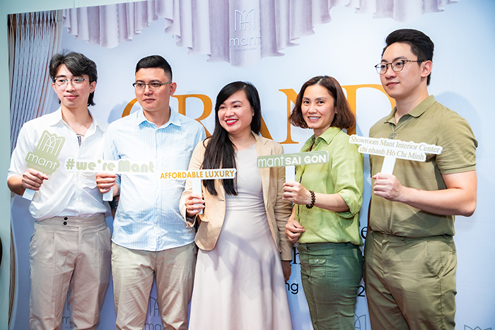 khai trương showroom Mant