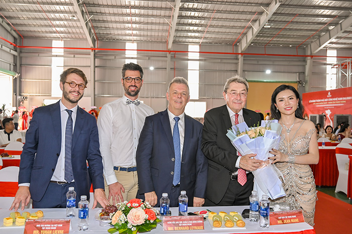 Chụp hình lưu niệm