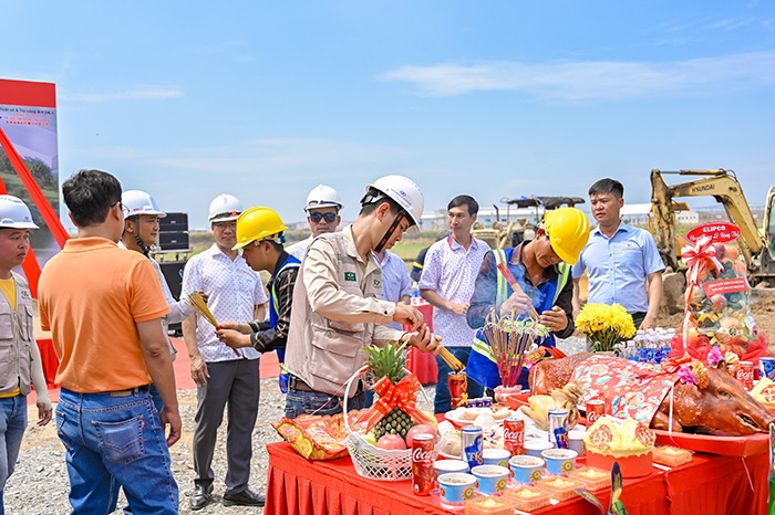 lễ khởi công xây dựng nhà xưởng