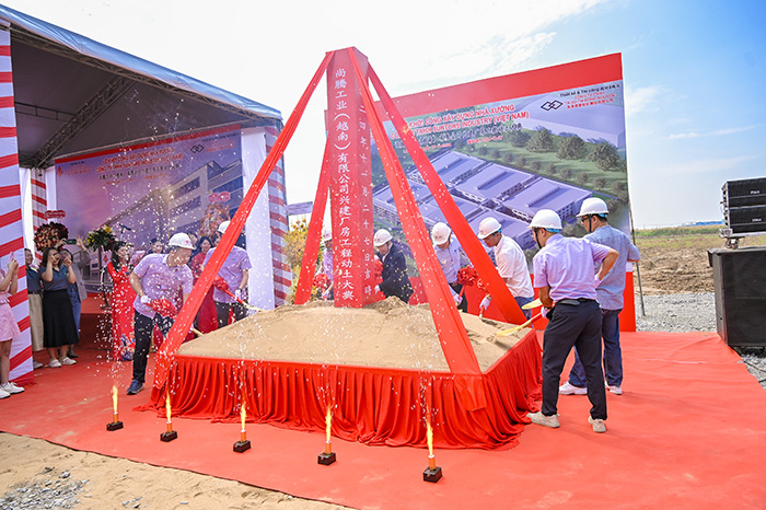 lễ khởi công xây dựng nhà xưởng