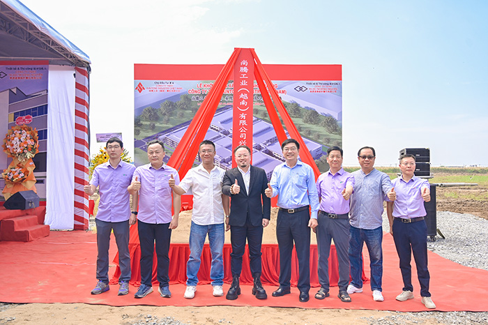 Chụp hình lưu niệm và bế mạc chương trình