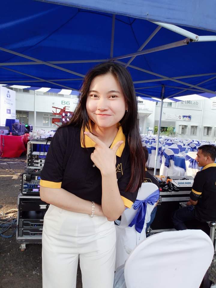 hay-yeu-co-gai-lam-nghe-to-chuc-su-kien-3