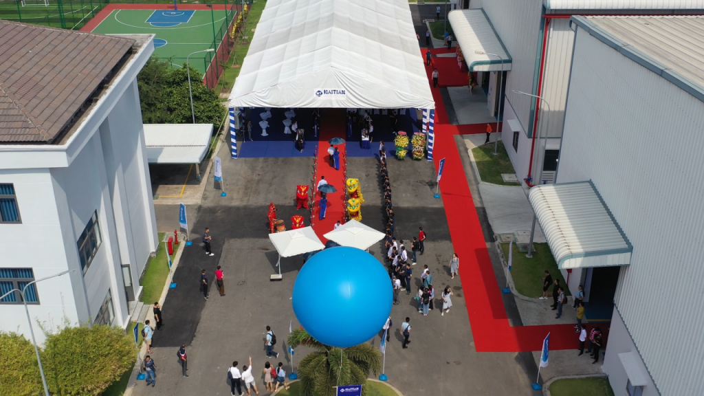 kich-ban-to-chuc-le-khanh-thanh-nha-may-moi-1