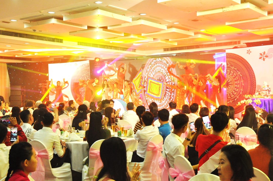 tiec-tat-nien-2020-cong-ty-hello-b-&-b-5