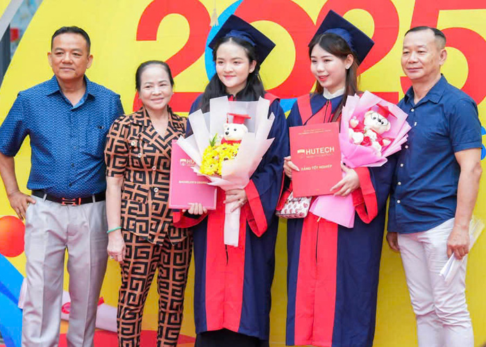 chụp ảnh lưu niệm cùng gia đình
