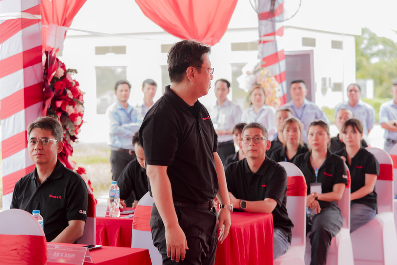 Khai mạc và giới thiệu đại biểu