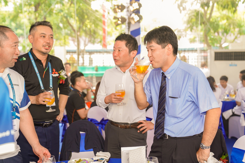 ra mắt sản phẩm mới