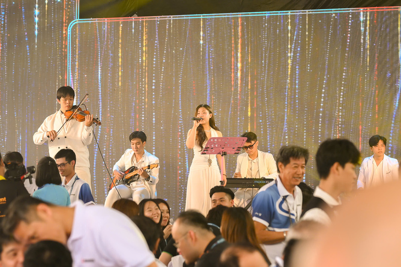 ra mắt sản phẩm mới