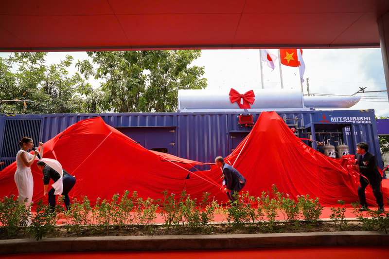 ra mắt sản phẩm mới