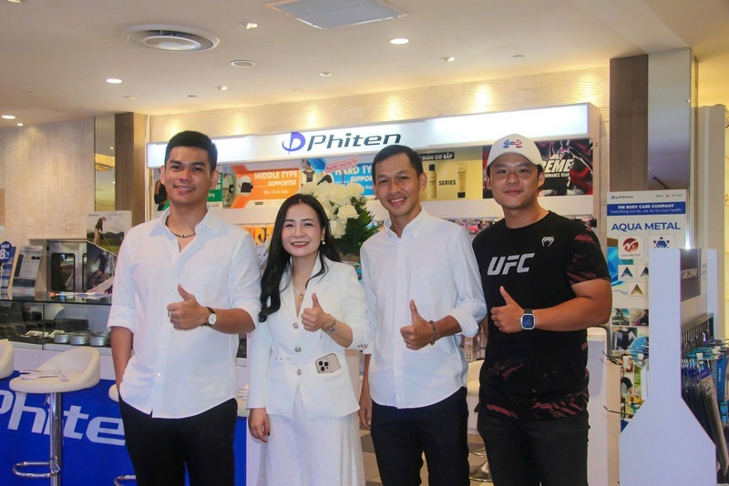 lễ khai trương cửa hàng Phiten
