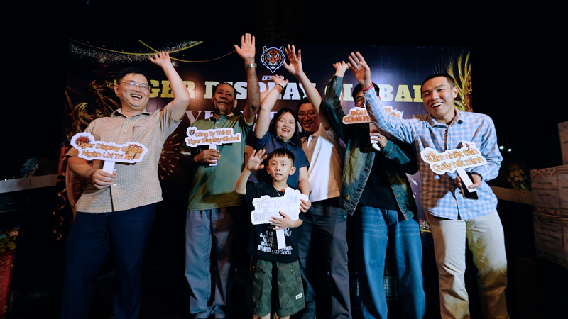 tổ chức tiệc tất niên Tiger Display