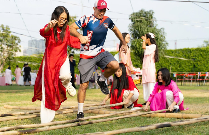 Trải nghiệm điệu nhảy sạp nhịp nhàng truyền thống