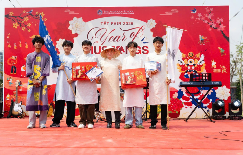 Khoảnh khắc vinh danh trao thưởng tại tổ chức YEP The American School